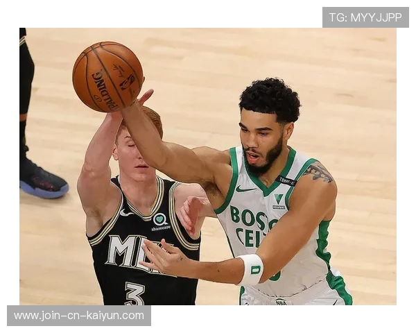 塔图姆弧顶一记三分,凯尔特人拉开分差 塔图姆弧顶一记三分,凯尔特人拉开分差